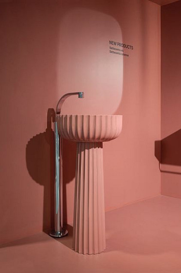 SETTECENTO FREESTANDING CON COLONNA.JPG